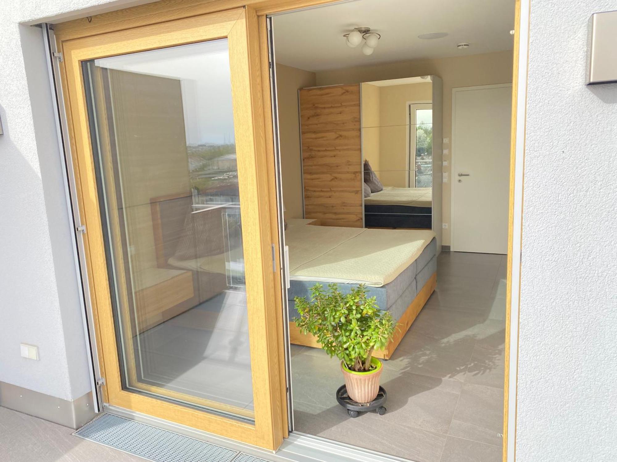 Penthouse Apartment Mit Alpenblick Friedrichshafen Exterior photo
