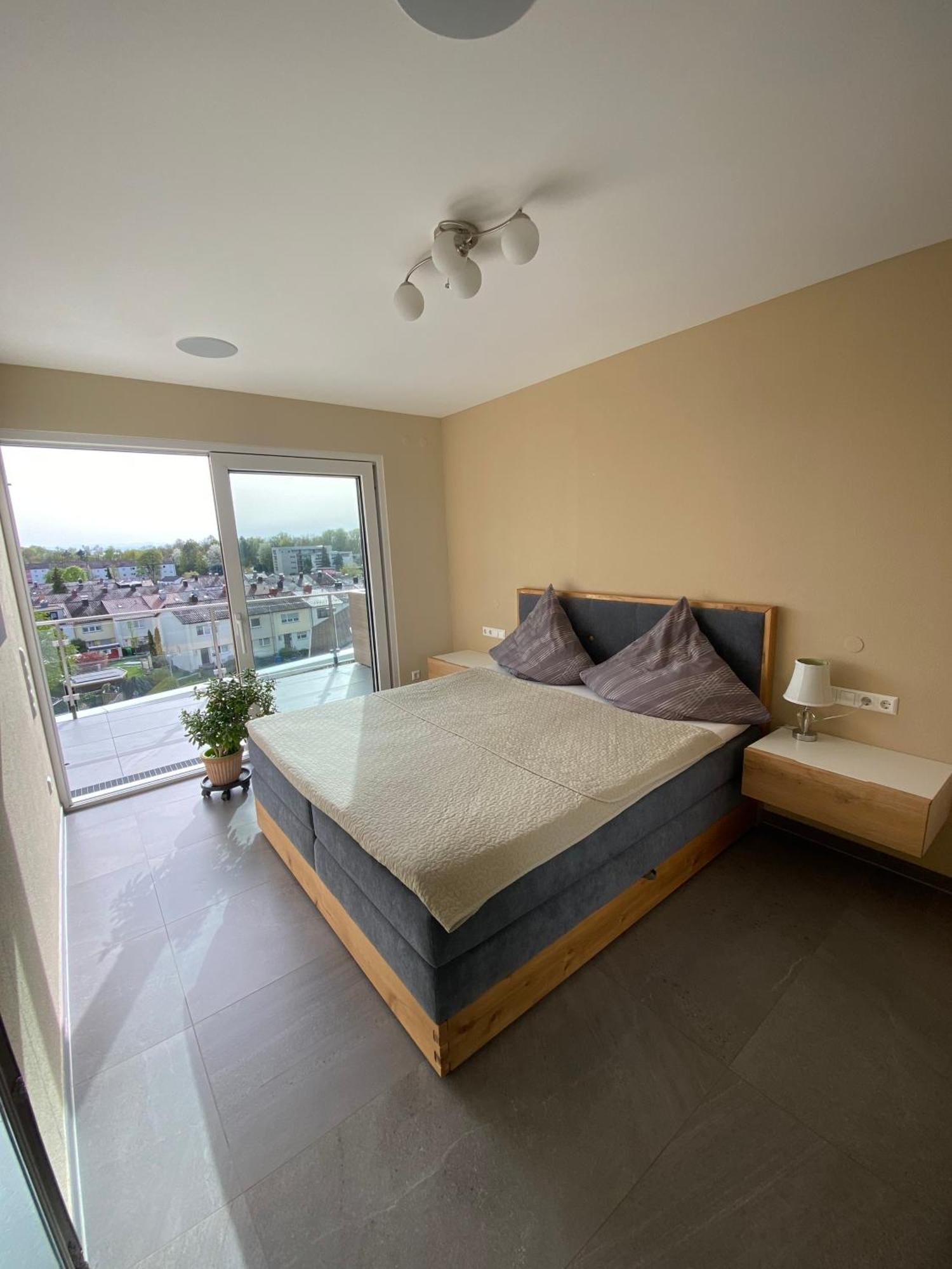 Penthouse Apartment Mit Alpenblick Friedrichshafen Exterior photo