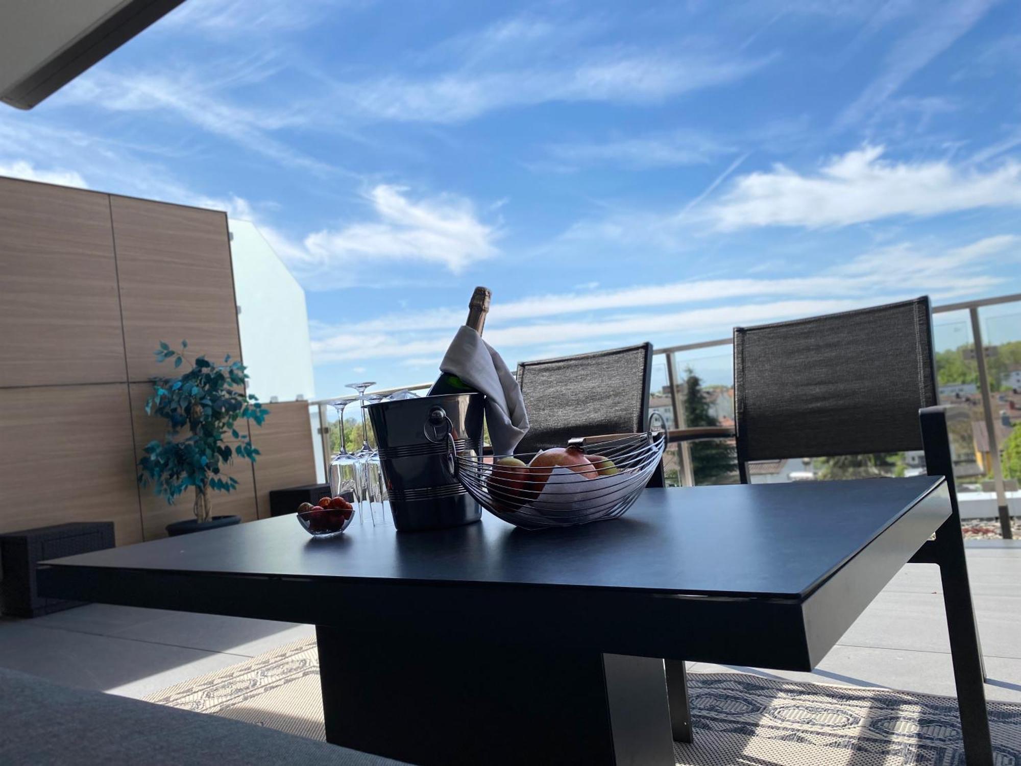 Penthouse Apartment Mit Alpenblick Friedrichshafen Exterior photo