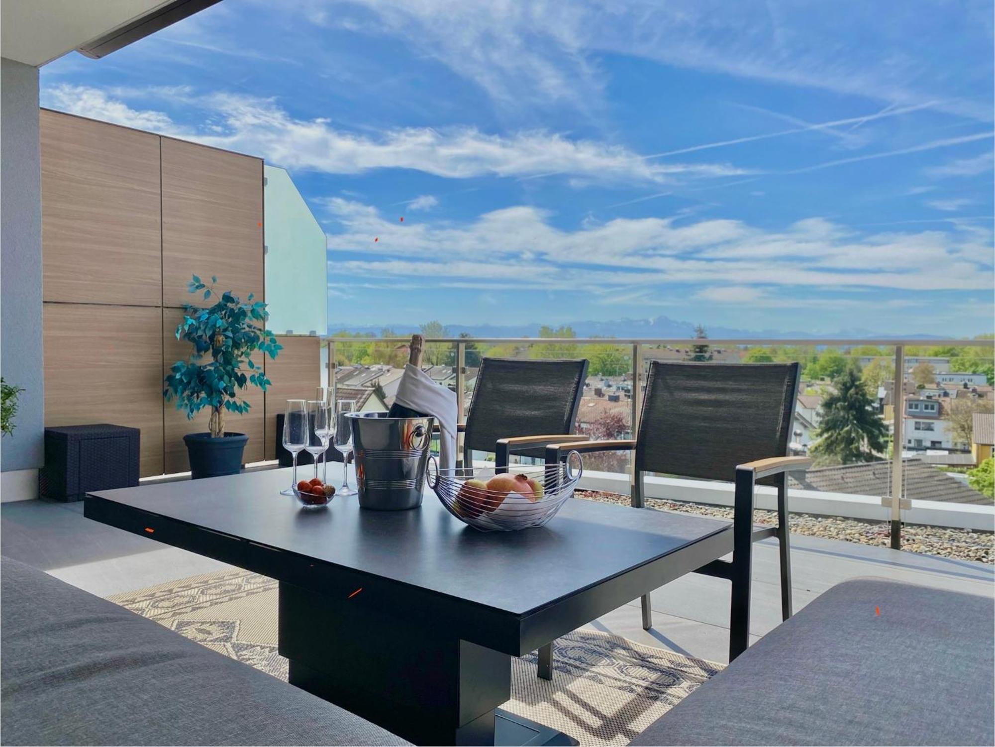 Penthouse Apartment Mit Alpenblick Friedrichshafen Exterior photo