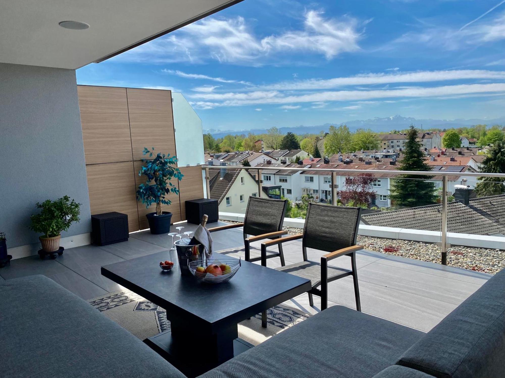 Penthouse Apartment Mit Alpenblick Friedrichshafen Exterior photo