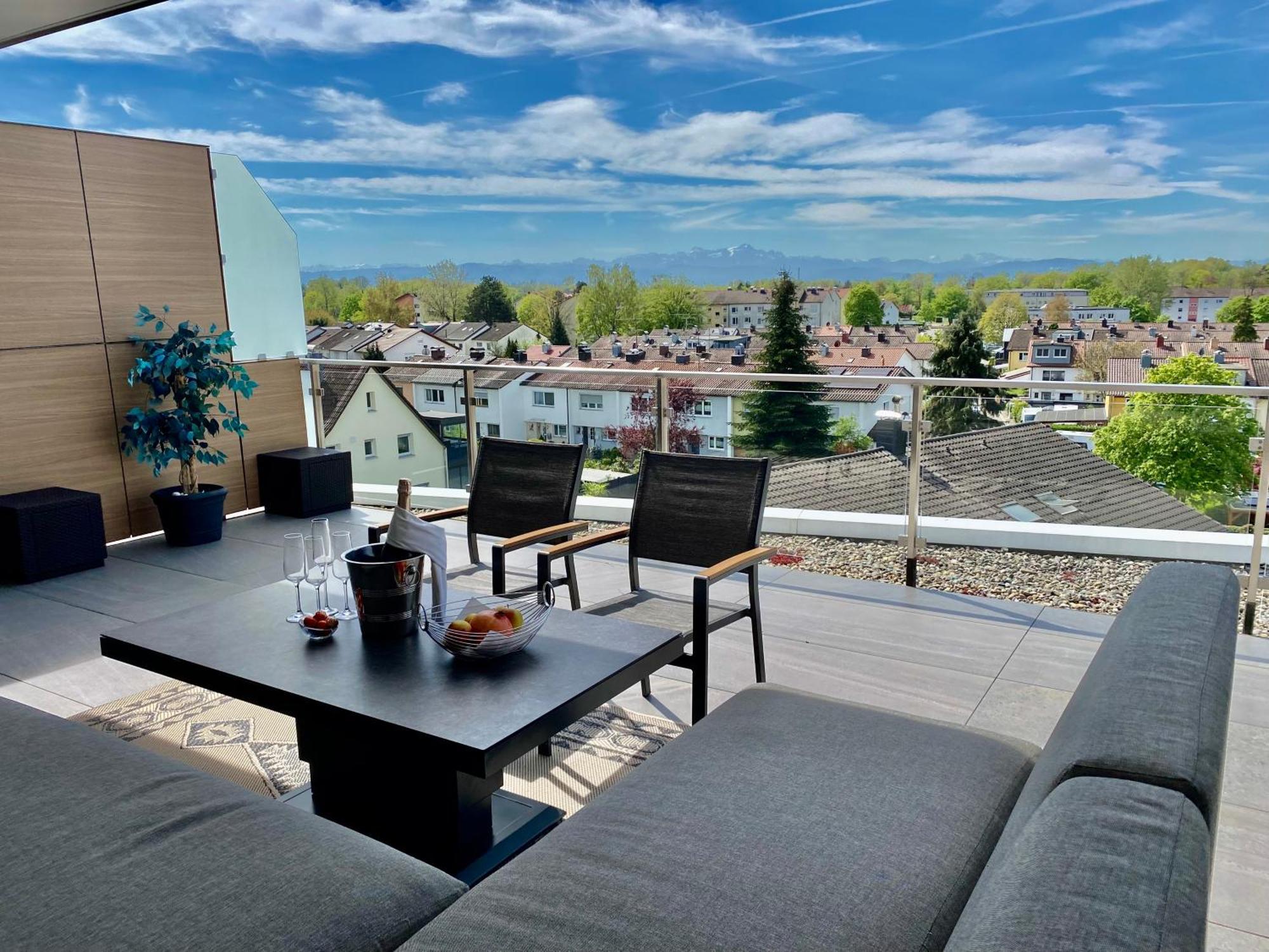 Penthouse Apartment Mit Alpenblick Friedrichshafen Exterior photo